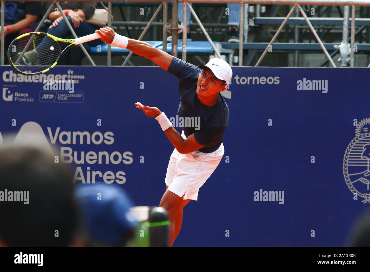 BUENOS AIRES, 23.09.2019: Pedro Sakamoto während des Spiels in der ersten Runde des Challenger ATP von Buenos Aires am Racket Club, Buenos Aires, Argentin Stockfoto