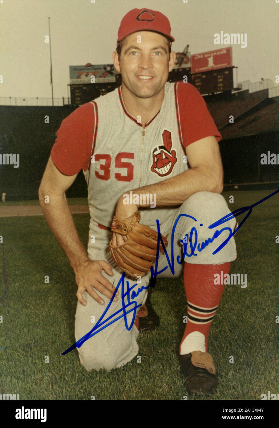 Handsignierte Farbe Foto der Cleveland Indians pitcher Stan Williams ca. 1960er Jahre. Stockfoto