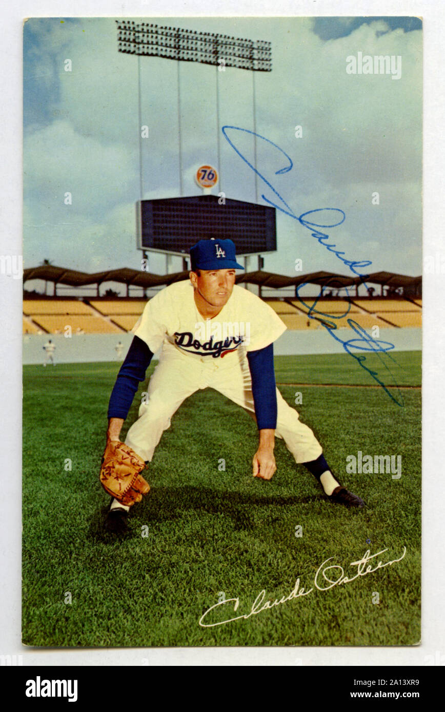 Vintage autographierte Farbe erinnerungsfoto von Los Angeles Dodgers player Claude Osteen ca. 1960er Jahre. Stockfoto