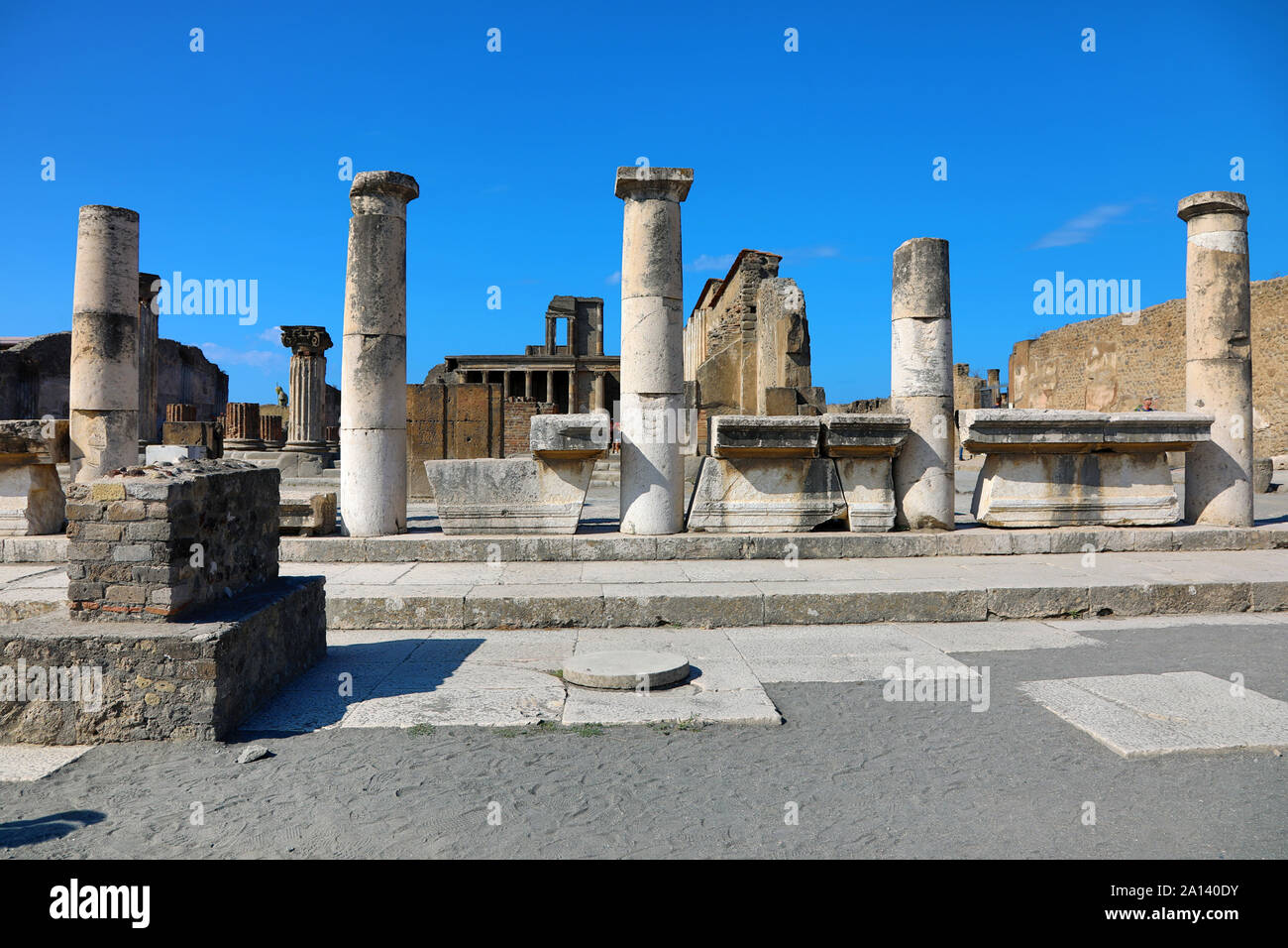 Ruiniert Säulen in die alte römische Stadt Pompeji, Italien Stockfoto