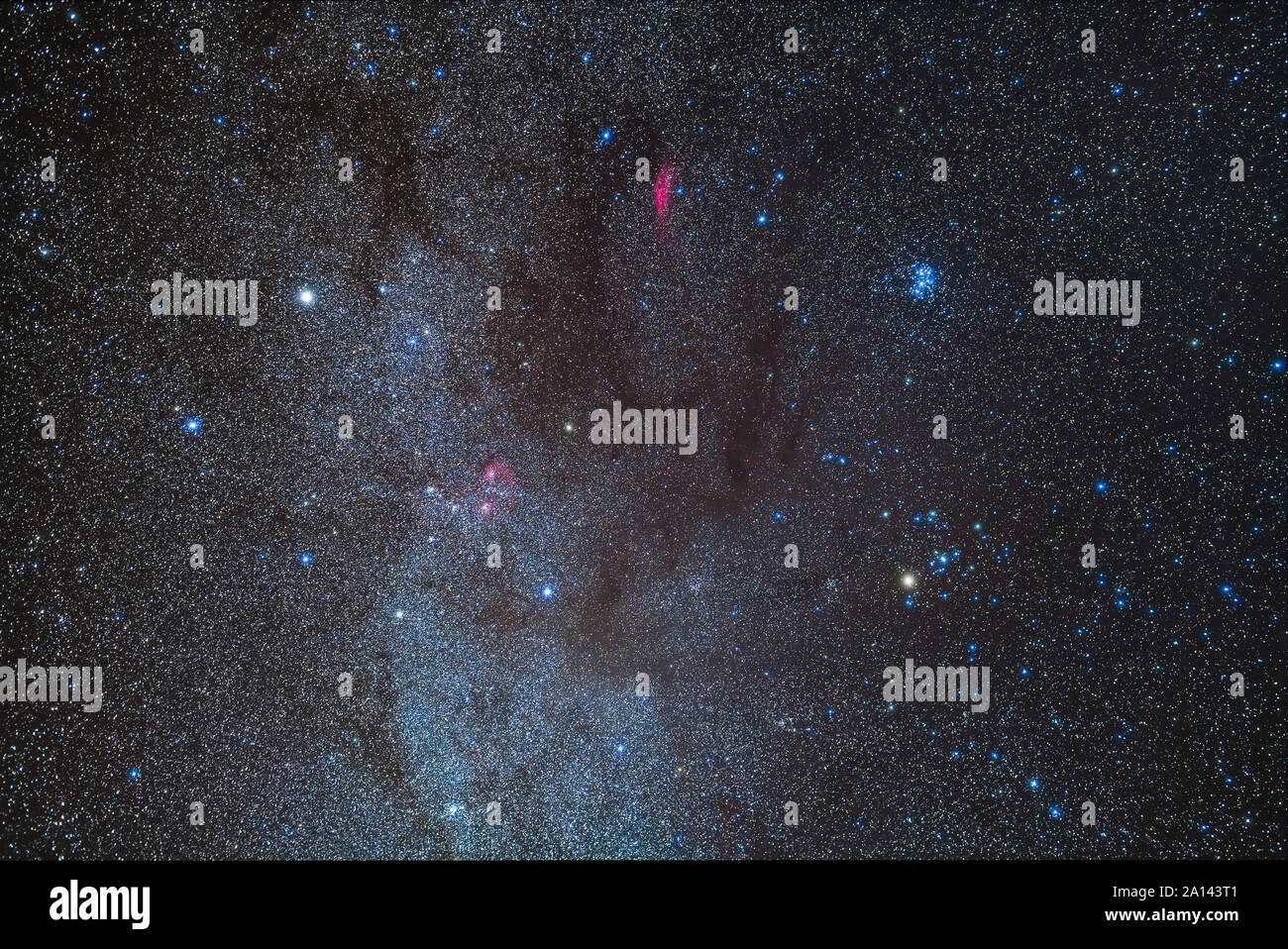 Die dunklen Gassen von interstellarem Staub in Stier der Stier dunkle Wolken bekannt. Stockfoto