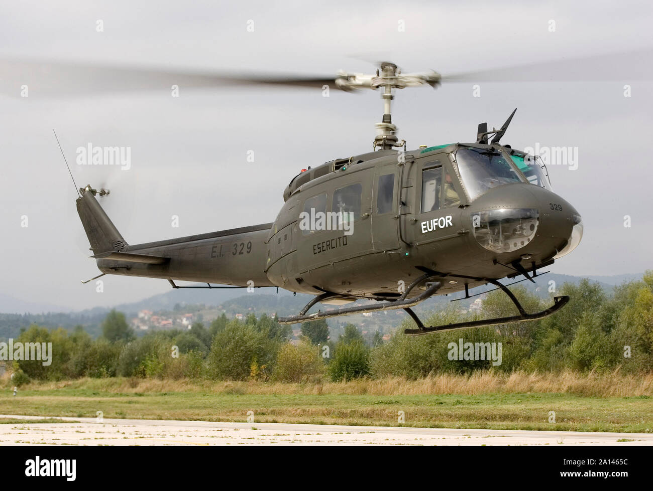 Bell 205 helicopter Fotos und Bildmaterial in hoher Auflösung Alamy