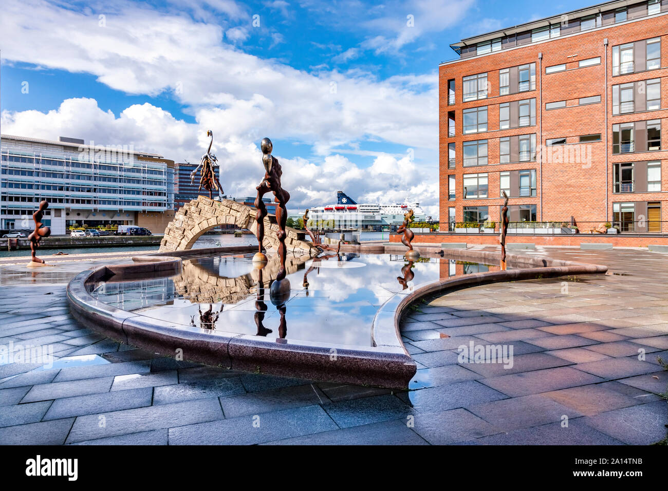 Die gentechnisch veränderten Paradies. Der Platz selbst ist in Granit Stein mit einem 400 Quadratmeter gebildet m-Brunnen. In den Brunnen Bjørn Nørgaard des scul Stockfoto