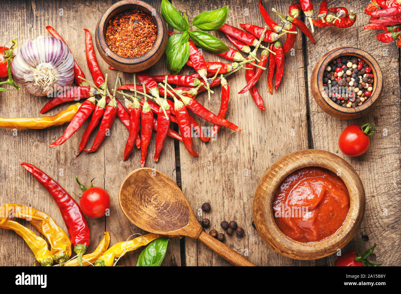 Hausgemachte Hot Chili Sauce. Rote Paprika und Chili Sauce Stockfoto