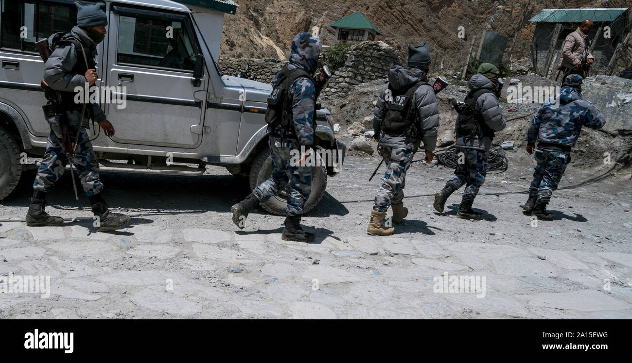 Militärs in Jomsom, Mustang, Nepal Stockfoto