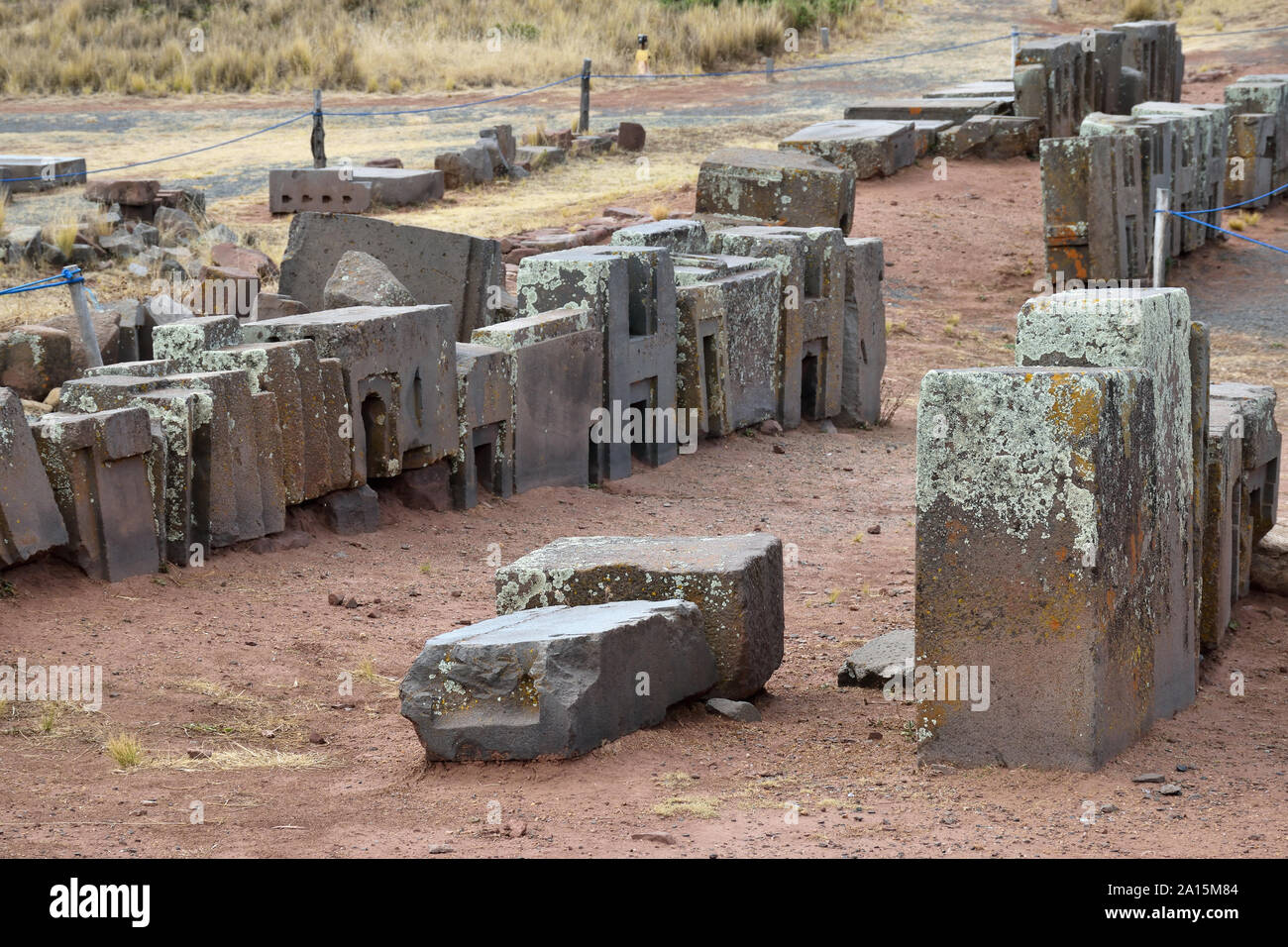 Ruinen von pumapunku oder Puma Punku Teil einer großen Tempelanlage oder Denkmal Group, die Teil der Tiwanaku Standort in der Nähe von Tiwanaku Bolivien Stockfoto