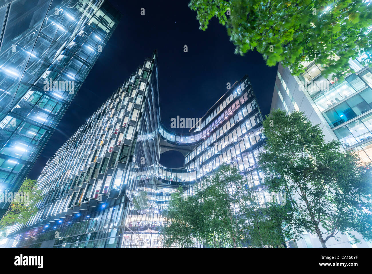 Business Gebäuden, Riverside, die durch die Stadt Halle, London, UK Stockfoto