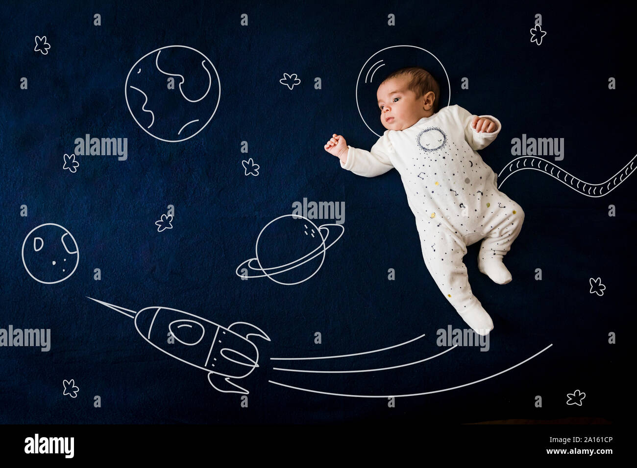 Astronaut baby boy im Weltraum Stockfoto