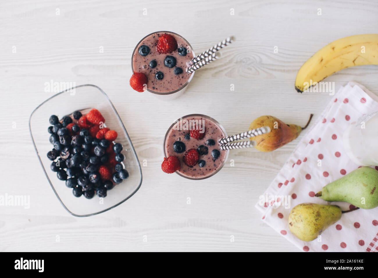 Wild Berry Smoothies in Gläser Stockfoto