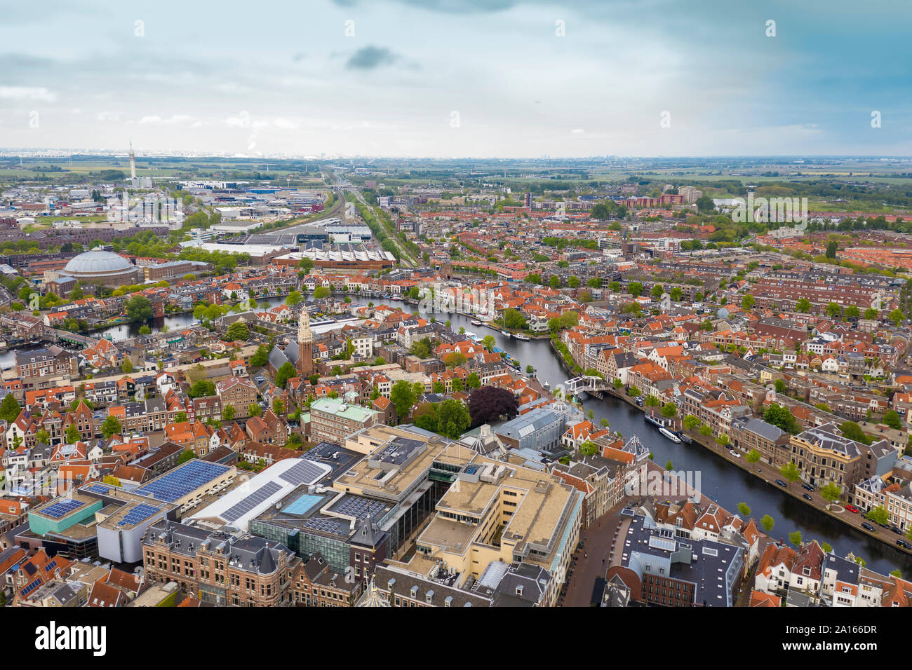 Luftaufnahme von Leiden Stadt gegen den Himmel Stockfoto