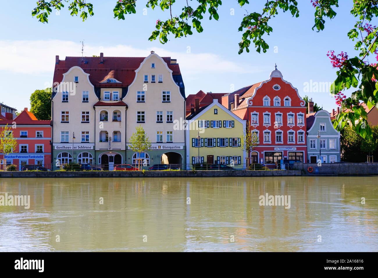 Historische Häuser an der Isar, Landhut, Niederbayern, Deutschland Stockfoto