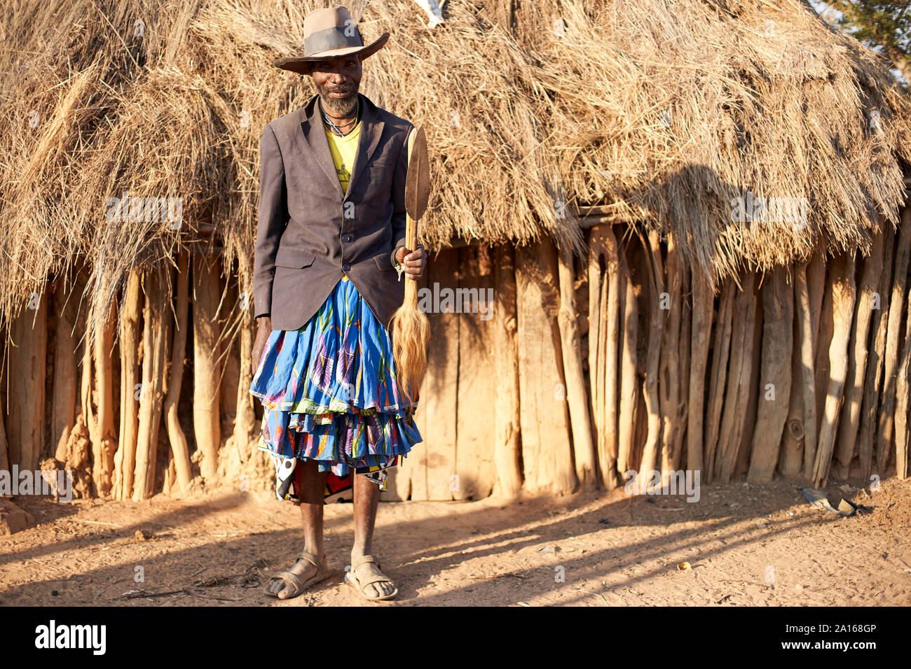Muhila Stamm Chief, Kehamba, Chibia, Angola Stockfoto