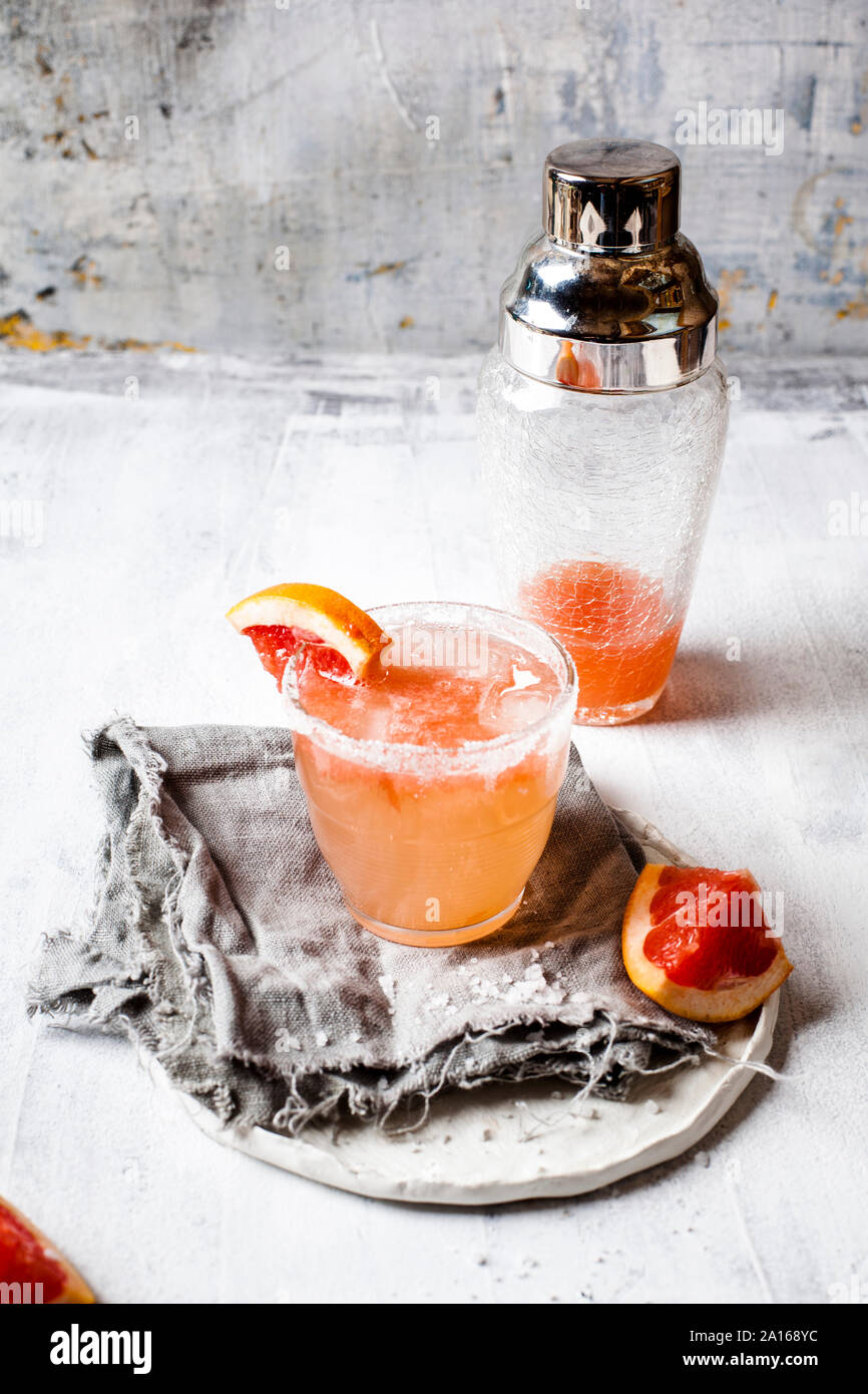 Mexikanische Paloma Cocktail in Salz mit Bördelrand Glas Stockfoto