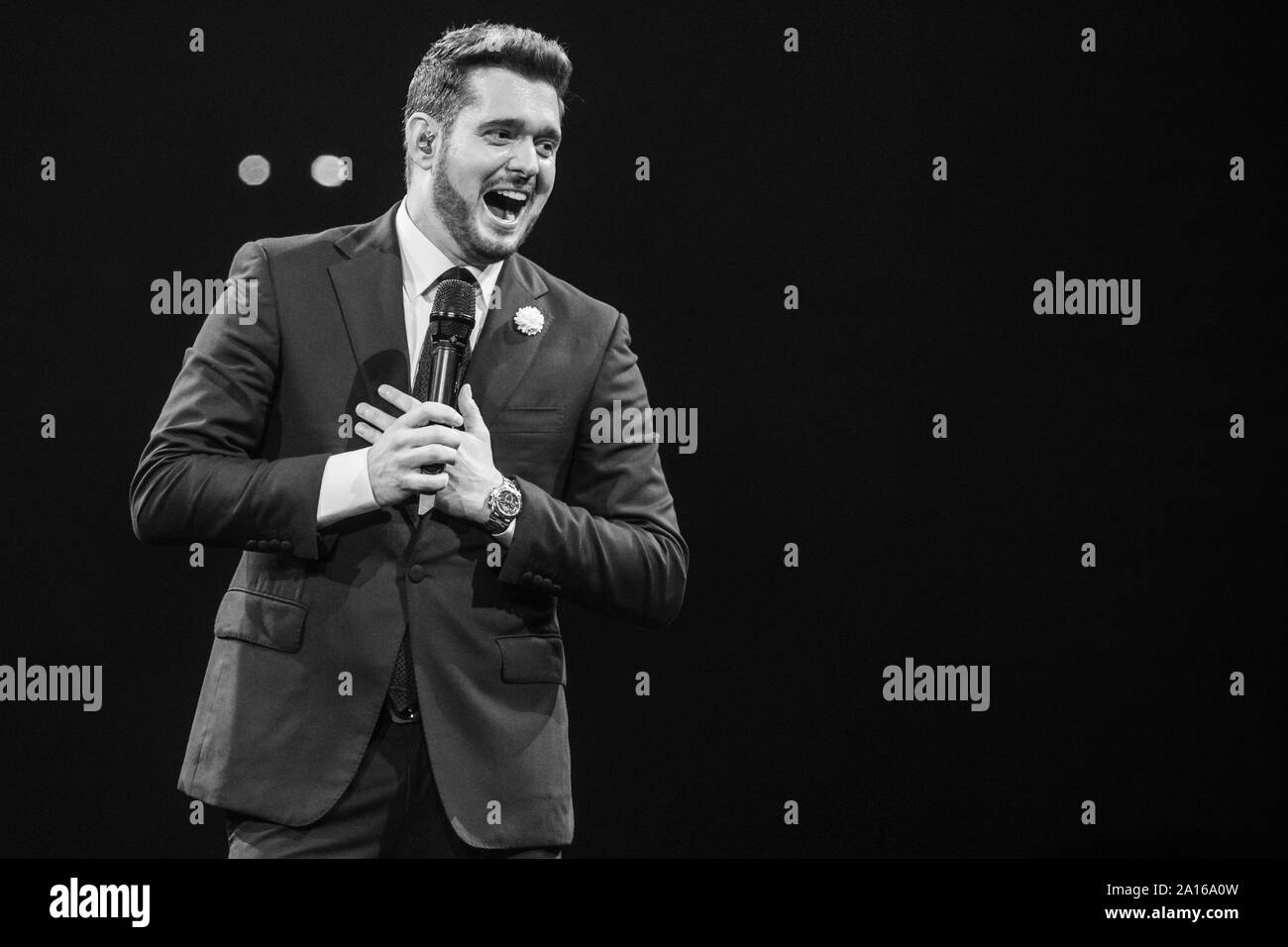 Mailand Italien. 23. September 2019. Der kanadische Singer/Songwriter MICHAEL BUBLE' führt live auf der Bühne des Mediolanum Forum während "Ein Abend mit Michael Buble' Tour 2019". Stockfoto