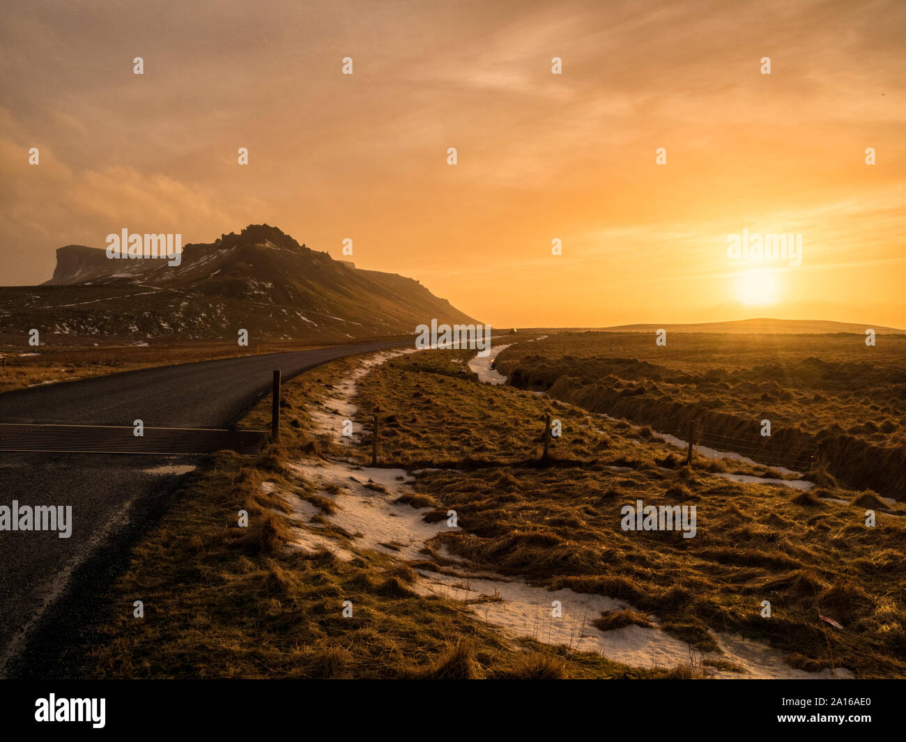 Island, Vik, Landschaft bei Sonnenuntergang Stockfoto