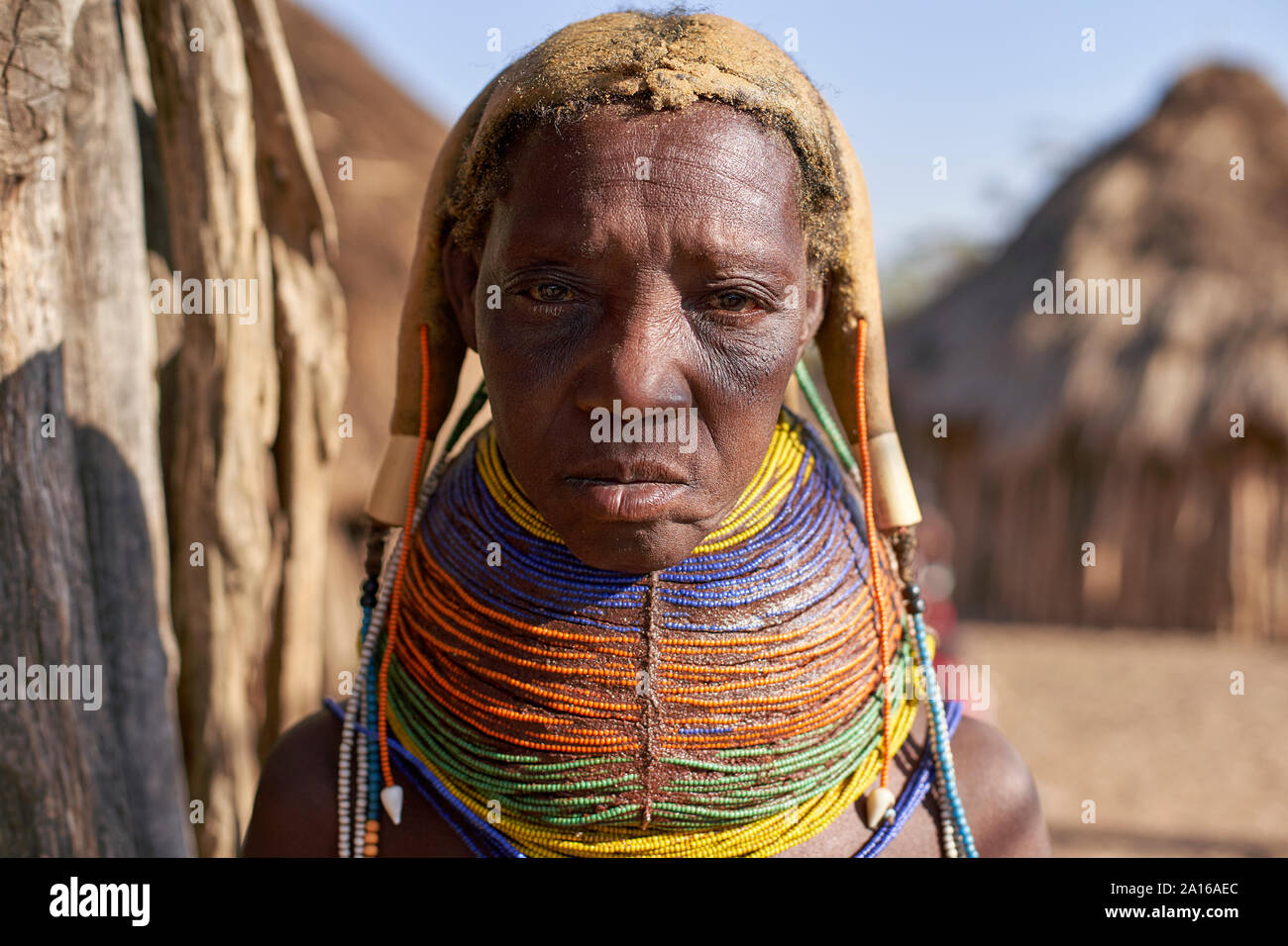 Traditionelle muhila Frau, Porträt, Kehamba, Chibia, Angola Stockfoto