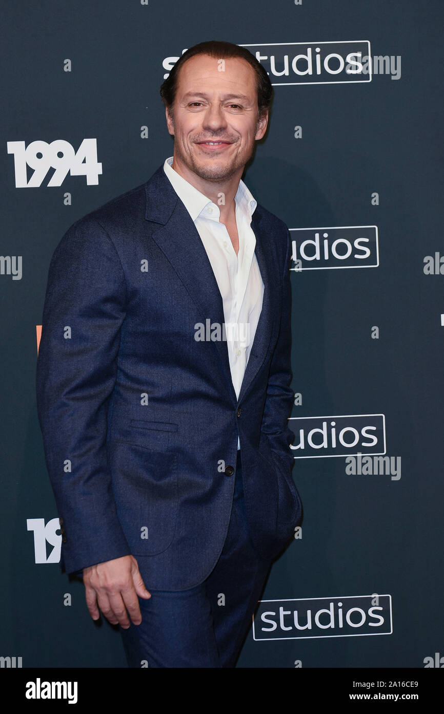 Italien, Rom, 24. September 2019: Italienische Schauspieler Stefano Accorsi besucht das fotoshooting von Sky-TV-Serie "1994" Foto © Fabio Mazzarella/Sintesi/Alamy Stockfoto