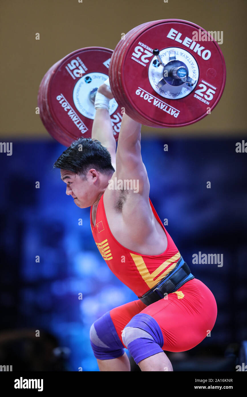 (190924) - Pattaya, Sept. 24, 2019 (Xinhua) - Tian Tao China konkurriert bei den Männern gewichtheben 96 kg bei den Weltmeisterschaften im Gewichtheben 2019 Pattaya, Thailand, Sept. 24, 2019 statt. (Xinhua / Zhang Keren) Stockfoto