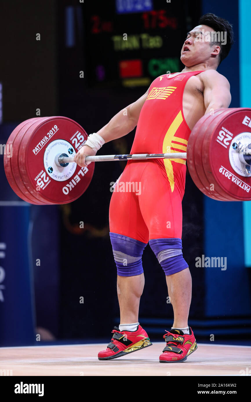 (190924) - Pattaya, Sept. 24, 2019 (Xinhua) - Tian Tao China konkurriert bei den Männern gewichtheben 96 kg bei den Weltmeisterschaften im Gewichtheben 2019 Pattaya, Thailand, Sept. 24, 2019 statt. (Xinhua / Zhang Keren) Stockfoto