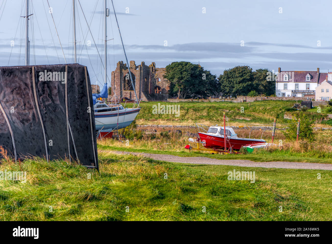 Ruinen von Lindisfarne Priory, Northumberland, Großbritannien Stockfoto