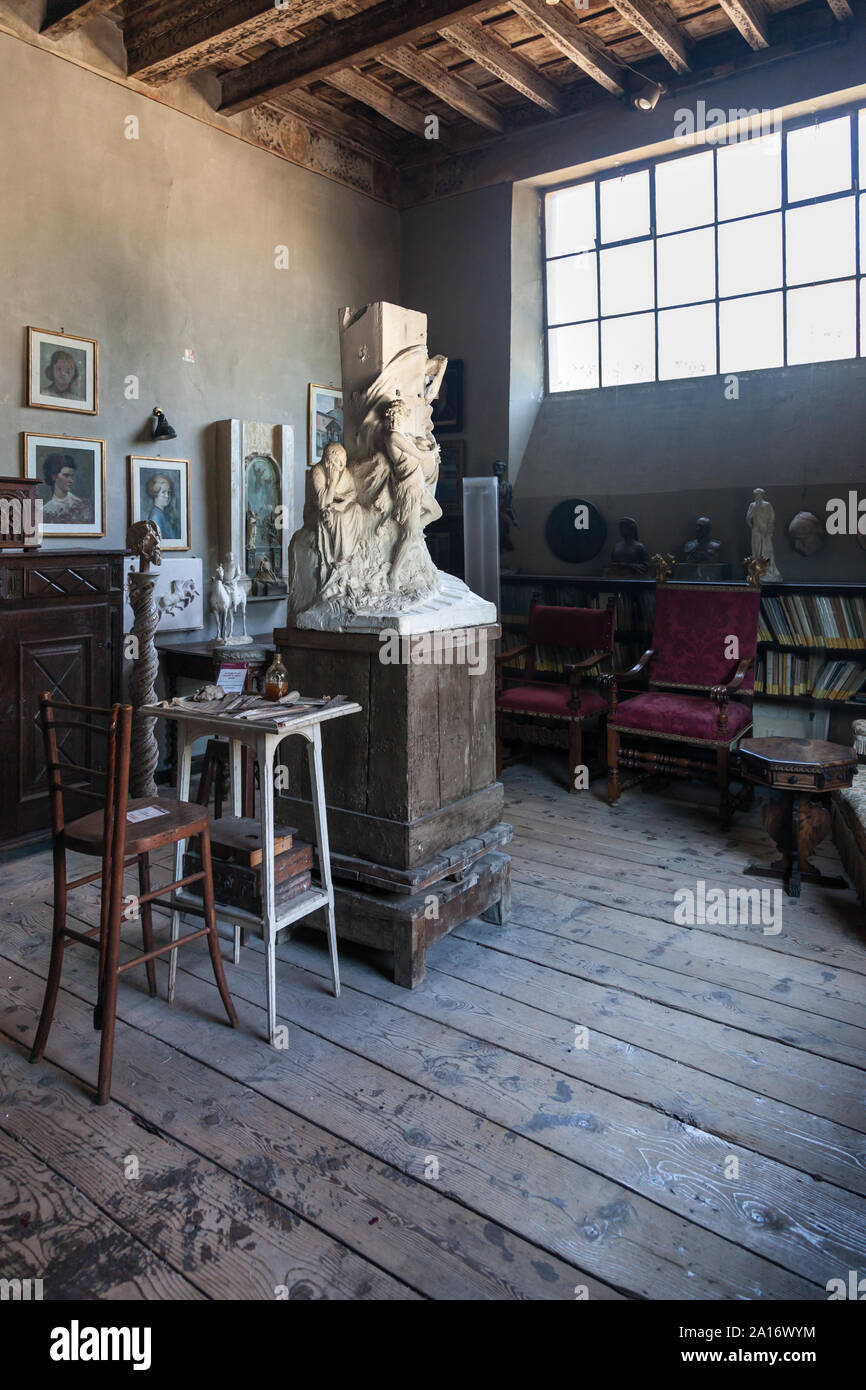Stele pro il Monumento a Giovanni Paisiello. Die Villa Borghese, Rom, Italien. Von der Website des Museums, Http://www.museocanonica.it:" Gips Skizziermodus Stockfoto