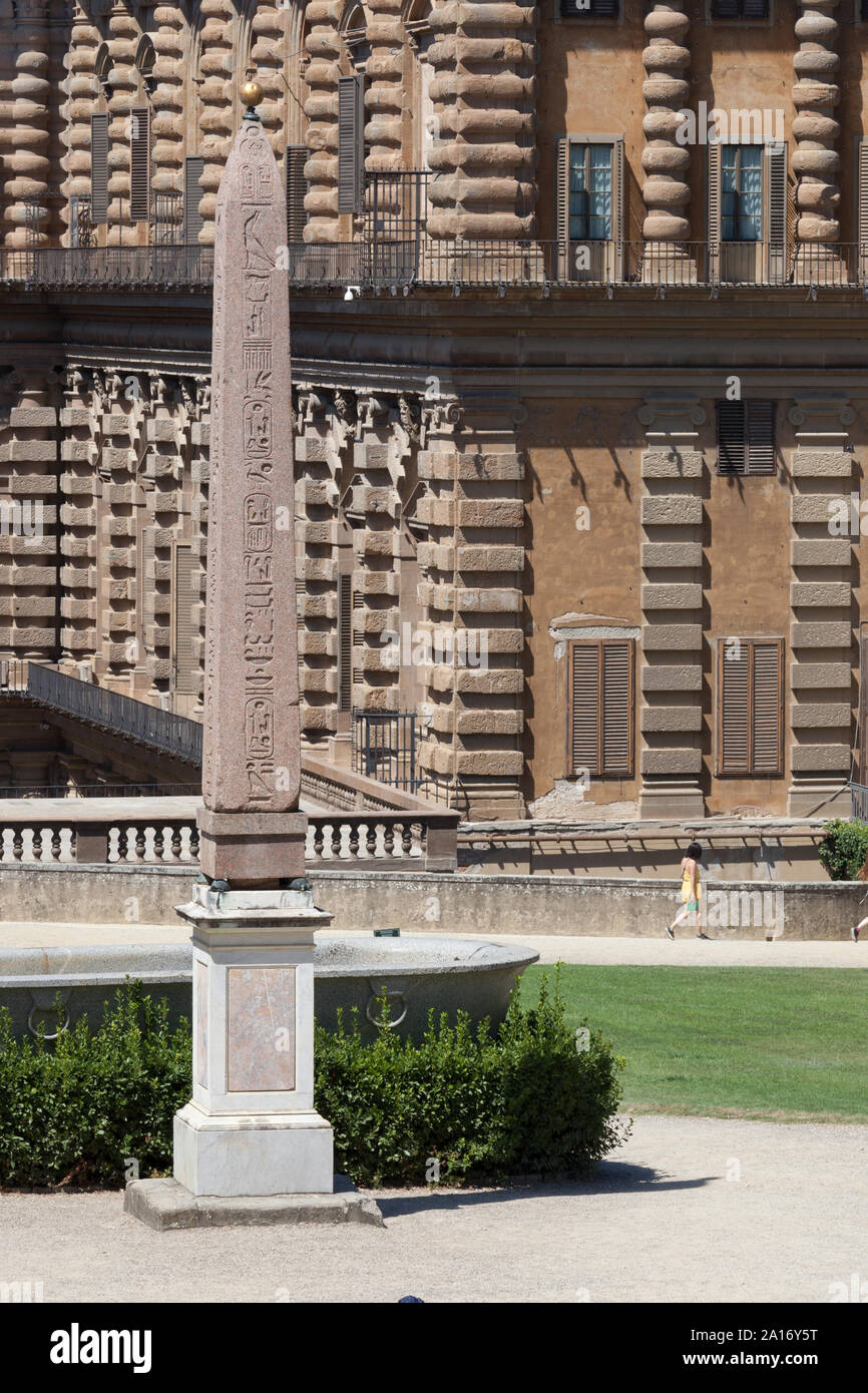 Die Boboli Gärten Amphitheater mit Palazzo Pitti und Ägyptische Obelisk