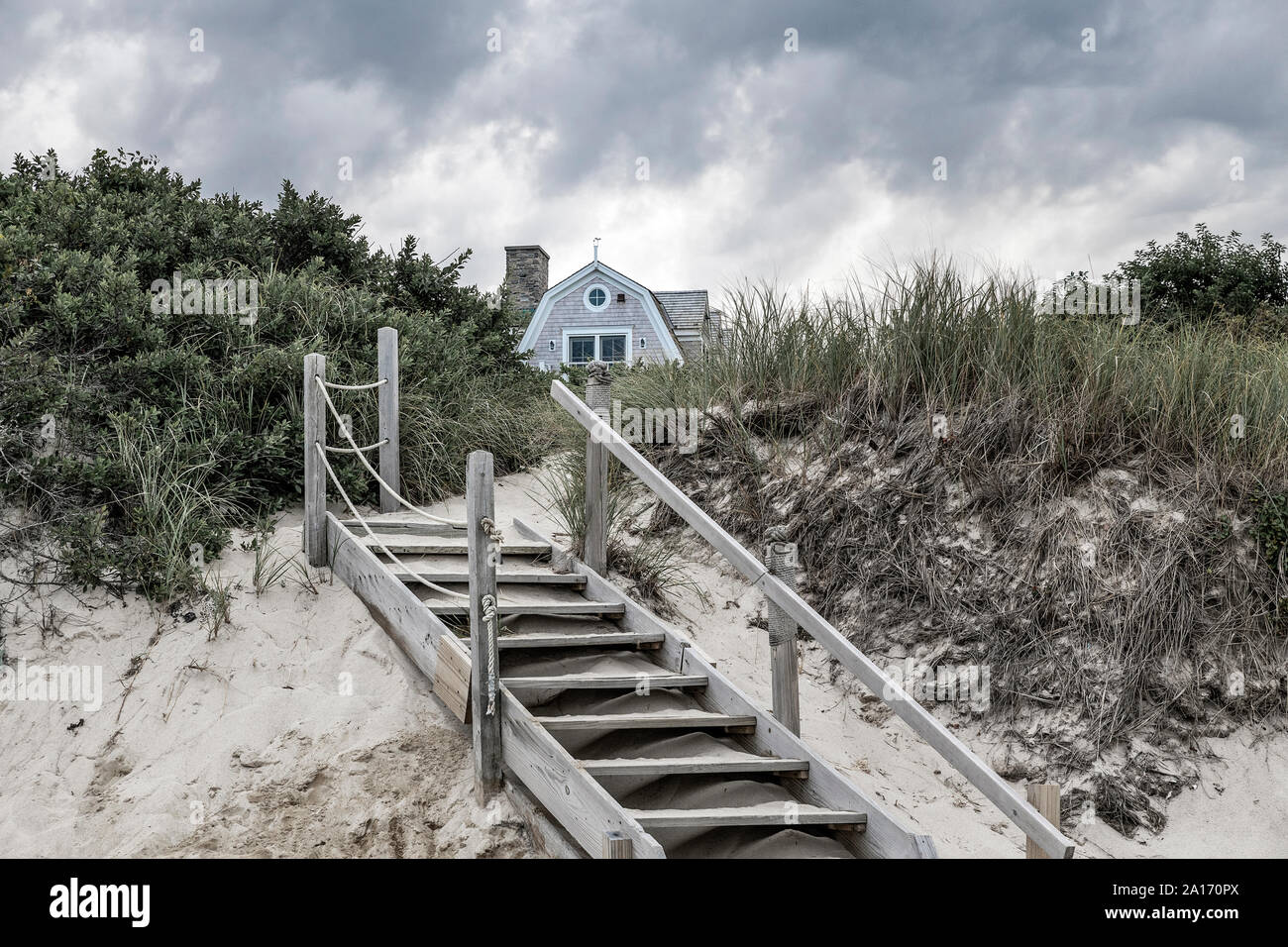 Beach House während eines anhängigen Sturm, Cape Cod, Massachusetts, USA. Stockfoto