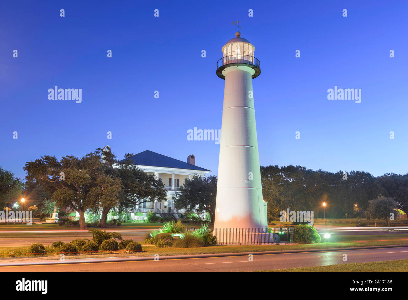 Biloxi, Mississippi, USA Light House in der Abenddämmerung. Stockfoto