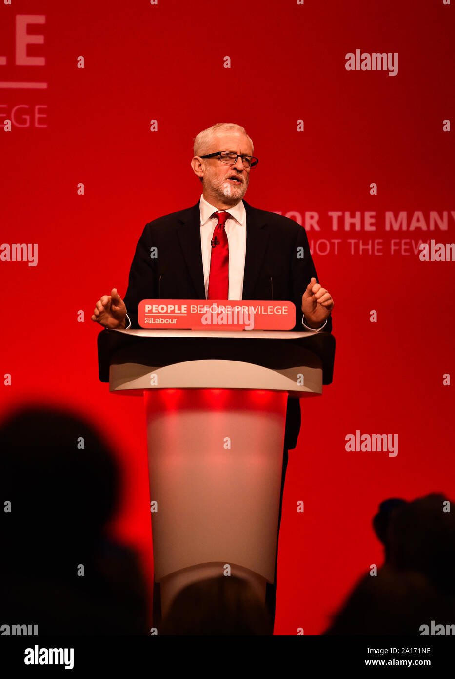 Brighton, UK, 24. September 2019 - Jeremy Corbyn der Führer der Labour Party liefert seiner Keynote einen Tag zu früh von der Labour Party in Brighton nach Nachrichten, die Boris Johnson's Government Shutdown des Parlaments gefunden wurde vom Obersten Gerichtshof für rechtswidrig erklärt. Foto: Simon Dack/Alamy leben Nachrichten Stockfoto