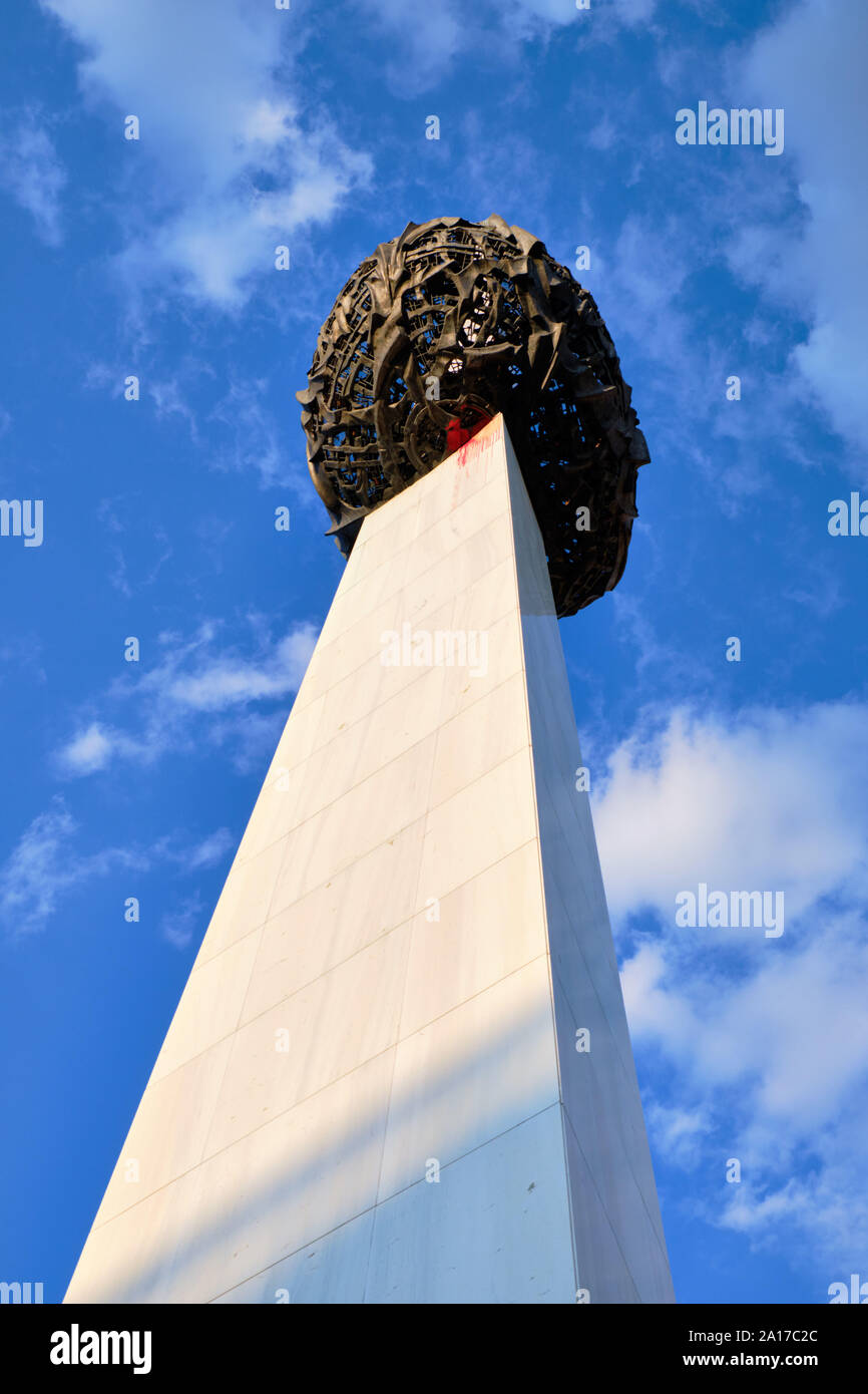 Gerade die Erinnerung an die Wiedergeburt auf dem Platz der Revolution in Bukarest, Rumänien. Stockfoto