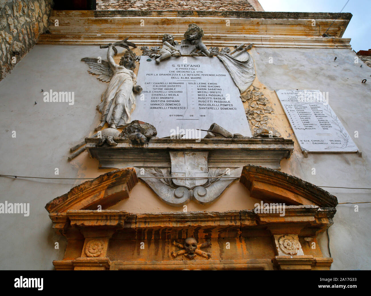 Chiesa delle Anime Sante O del Suffragio in Santo Stefano de Sessanio, Abruzzen, Italien. Stockfoto