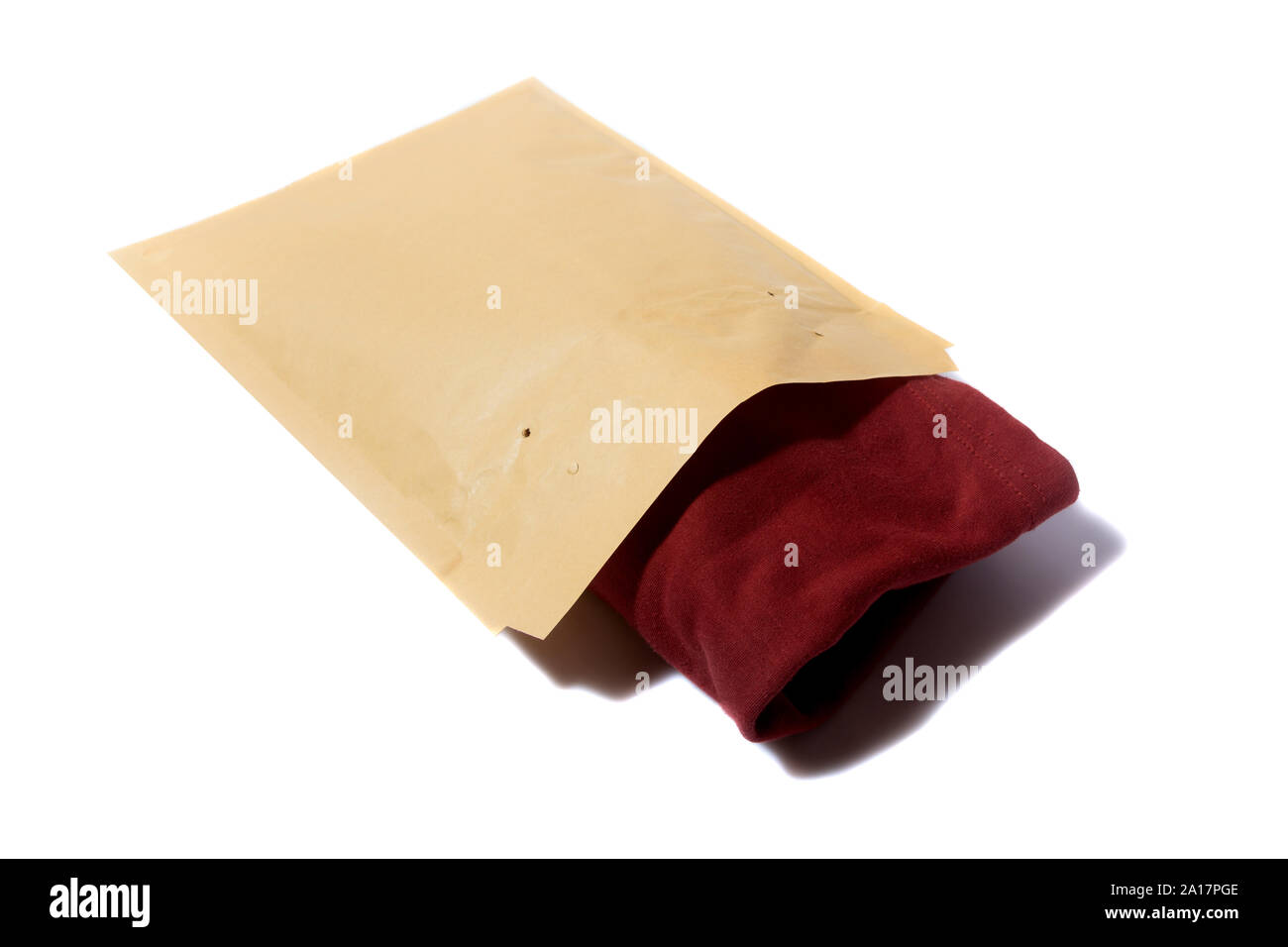 Mailing Tasche auf weißem Hintergrund Stockfoto