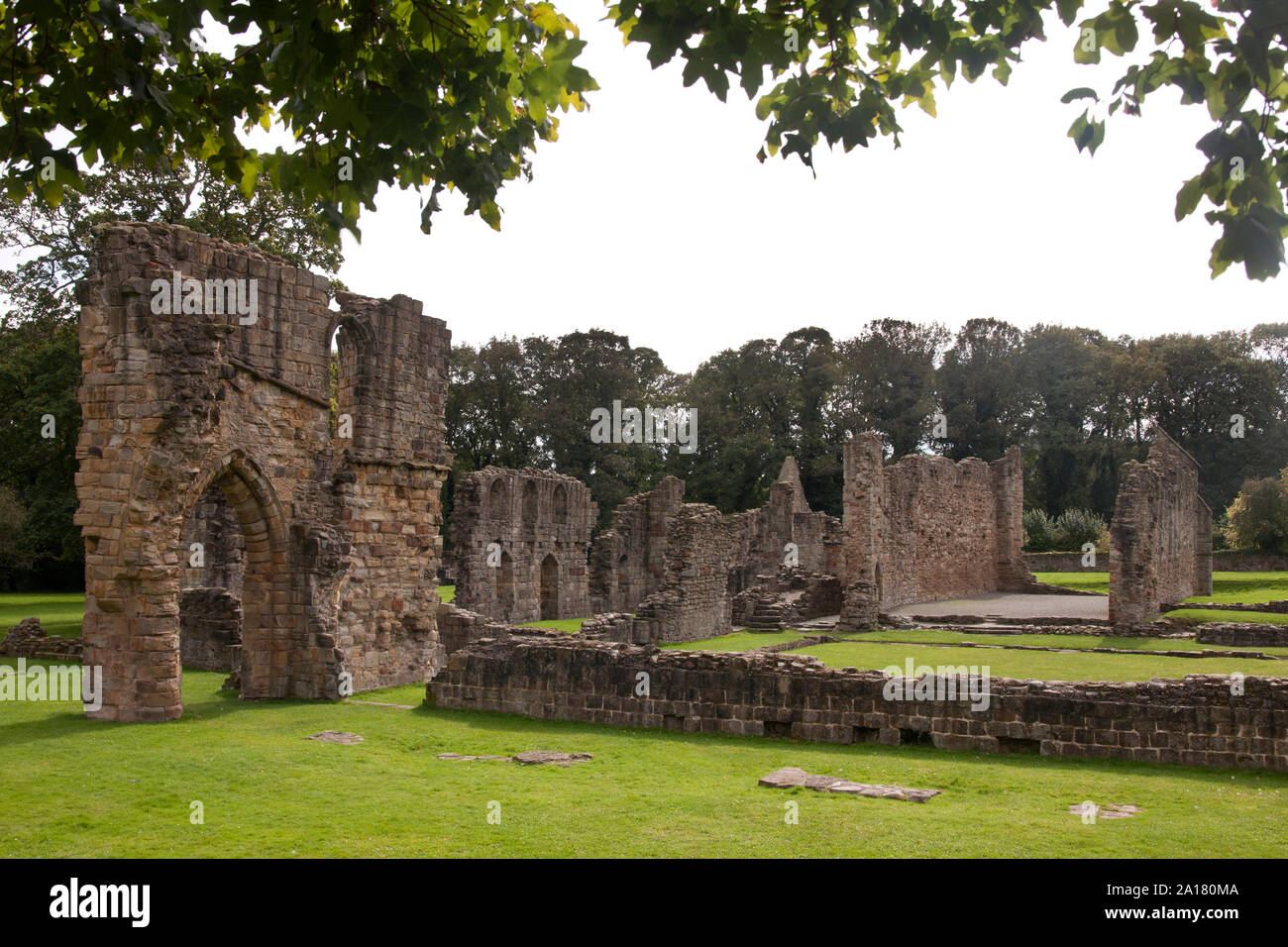 Basingwerk Abbey (Abaty Dinas basierend) in Greenfield Heritage Park, Holywell, Flintshire, North Wales Stockfoto
