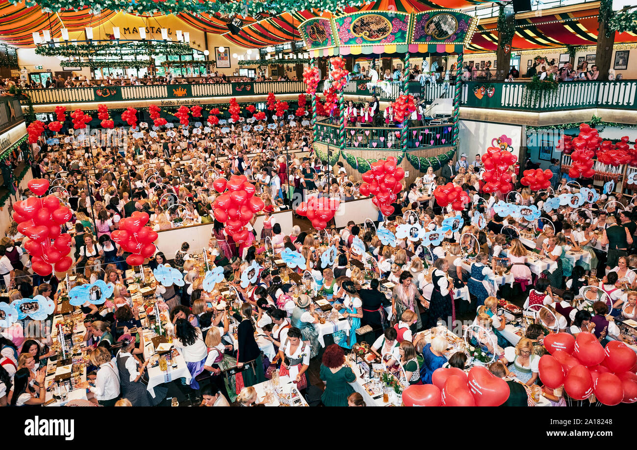 Marstall Festzelt Auf Dem Oktoberfest Stockfotografie Alamy