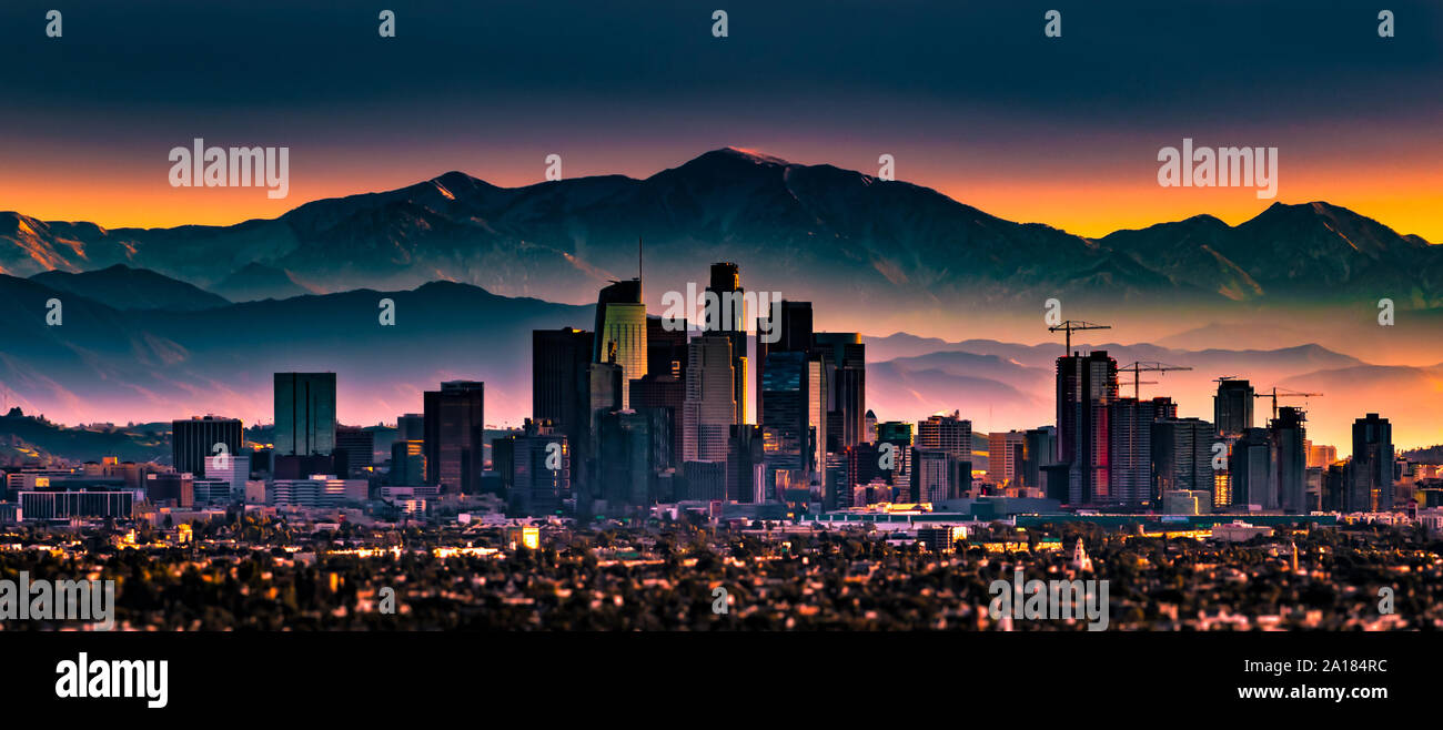 Los Angeles Skyline dramatischer Sonnenuntergang Stockfoto