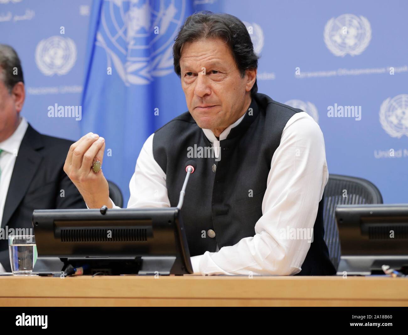 Vereinten Nationen, New York, USA, 24. September 2019 - Premierminister von Pakistan Imran Khan während der 74. Tagung der Gattungen Versammlung heute auf das UN-Hauptquartier in New York. Foto: Luiz Rampelotto/EuropaNewswire PHOTO CREDIT OBLIGATORISCH. | Verwendung weltweit Stockfoto