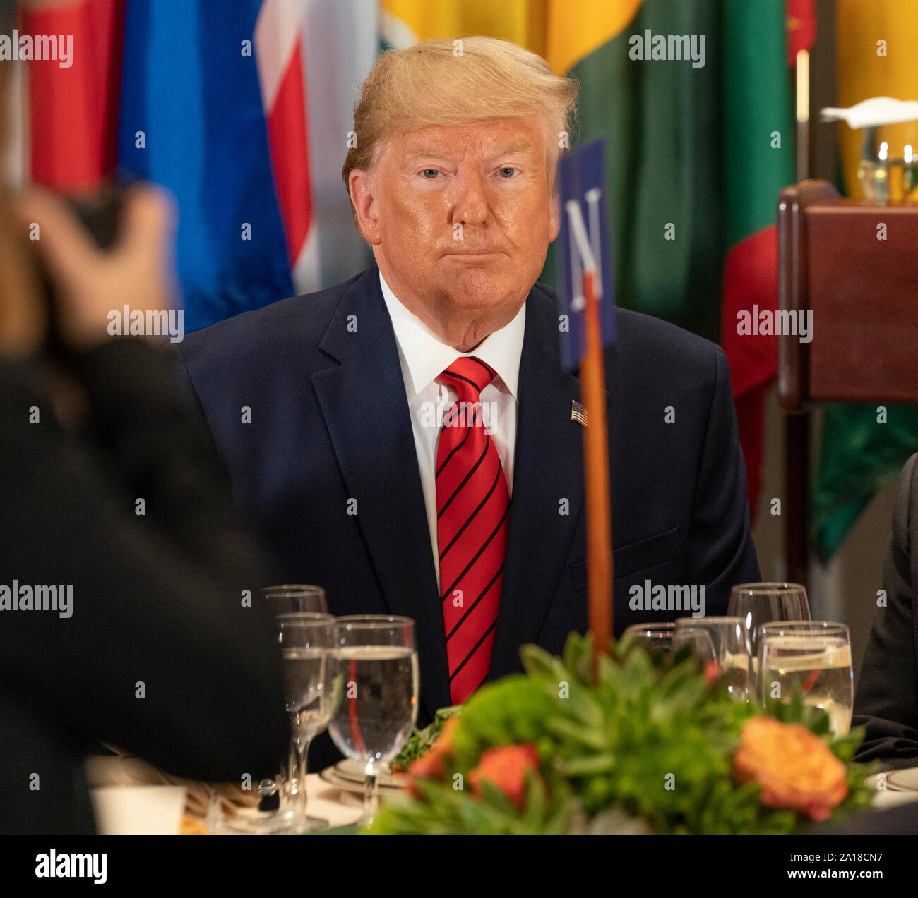 New York, NY - 24. September 2019: US-Präsident Donald Trump nimmt Mittagessen, das durch Generalsekretär während der 74. Vollversammlung im UN-Hauptquartier gehostet Stockfoto