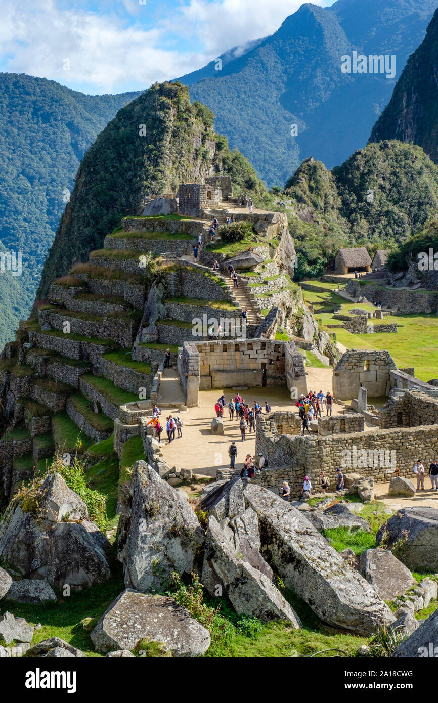 Antike Ruinen, Machu Picchu Sonnenaufgang, Heiliges Tal der Inkas, Peru. Blick auf die verlorene Stadt, Huayna Picchu, Machu Pichu, am frühen Morgen. Stockfoto