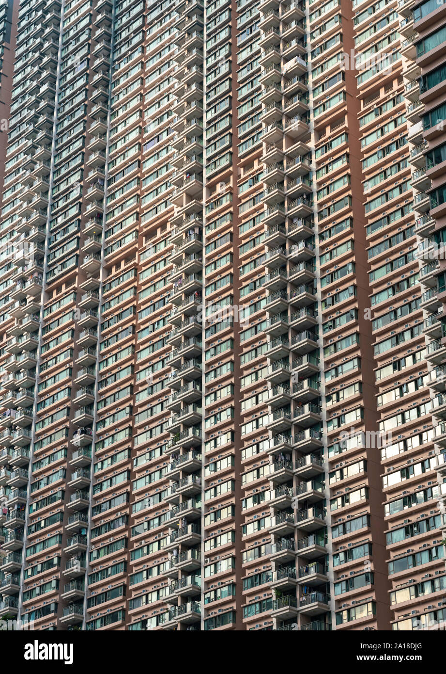 Fassade mit vielen Balkonen Hochhäuser Appartementhaus im Hang Hau neue Stadt in Hong Kong New Territories. Stockfoto