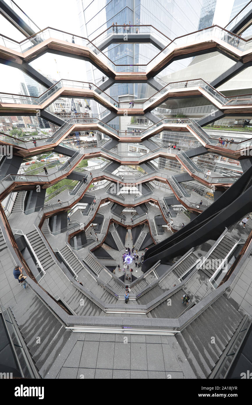 Schiff ist zwischen 30. und 34 Straßen und 10. und 11. Avenue, im Herzen von Hudson Yards, die neue Nachbarschaft von Manhattan Stockfoto