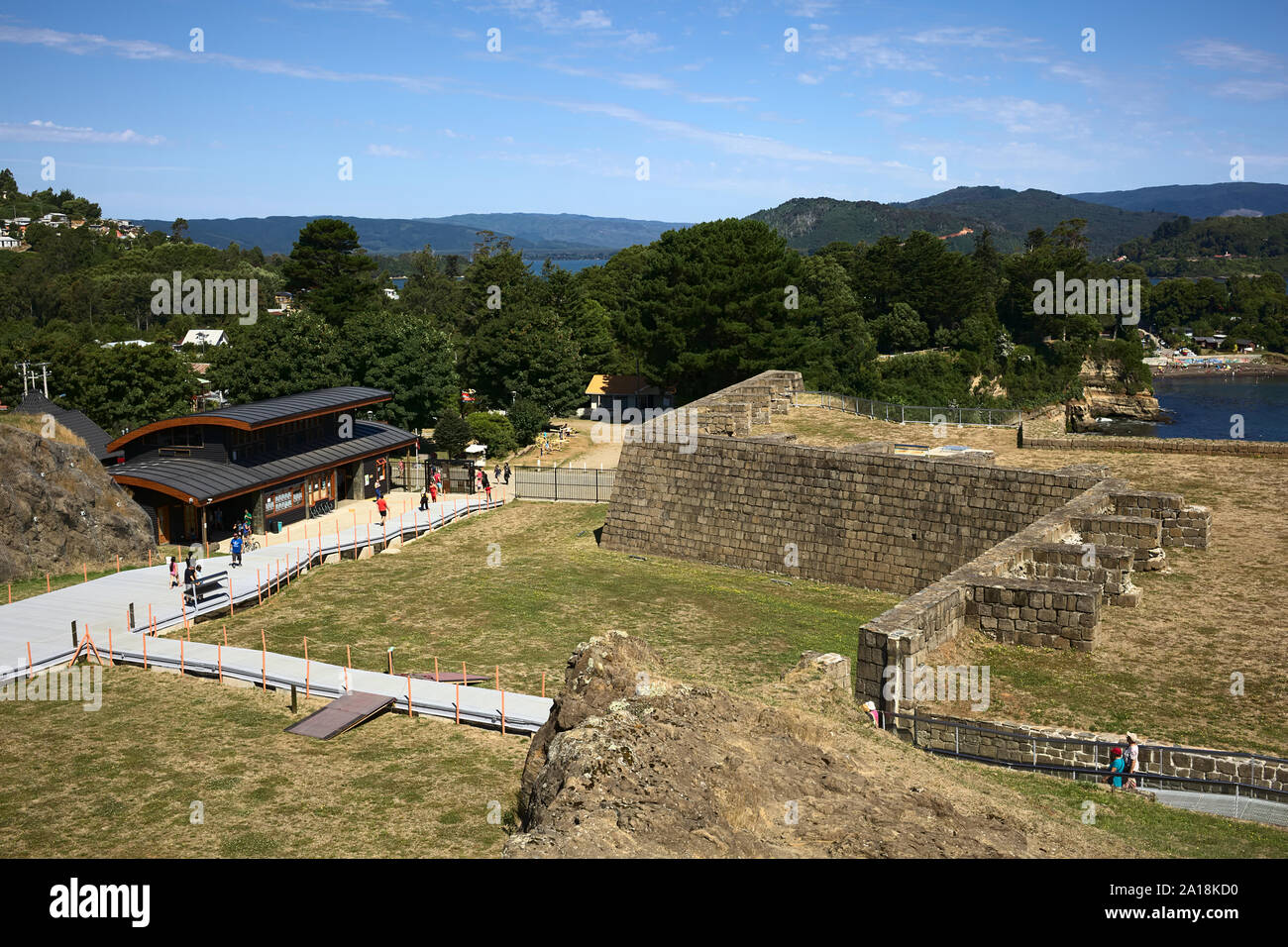 NIEBLA, CHILE - Februar 2, 2016: Eingangsbereich und Wand des Niebla fort, Chile am 2. Februar 2016. Stockfoto NIEBLA, CHILE - Februar 2, 2016: Eingangsbereich und Wand des Niebla fort, Chile am 2. Februar 2016. Stockfoto