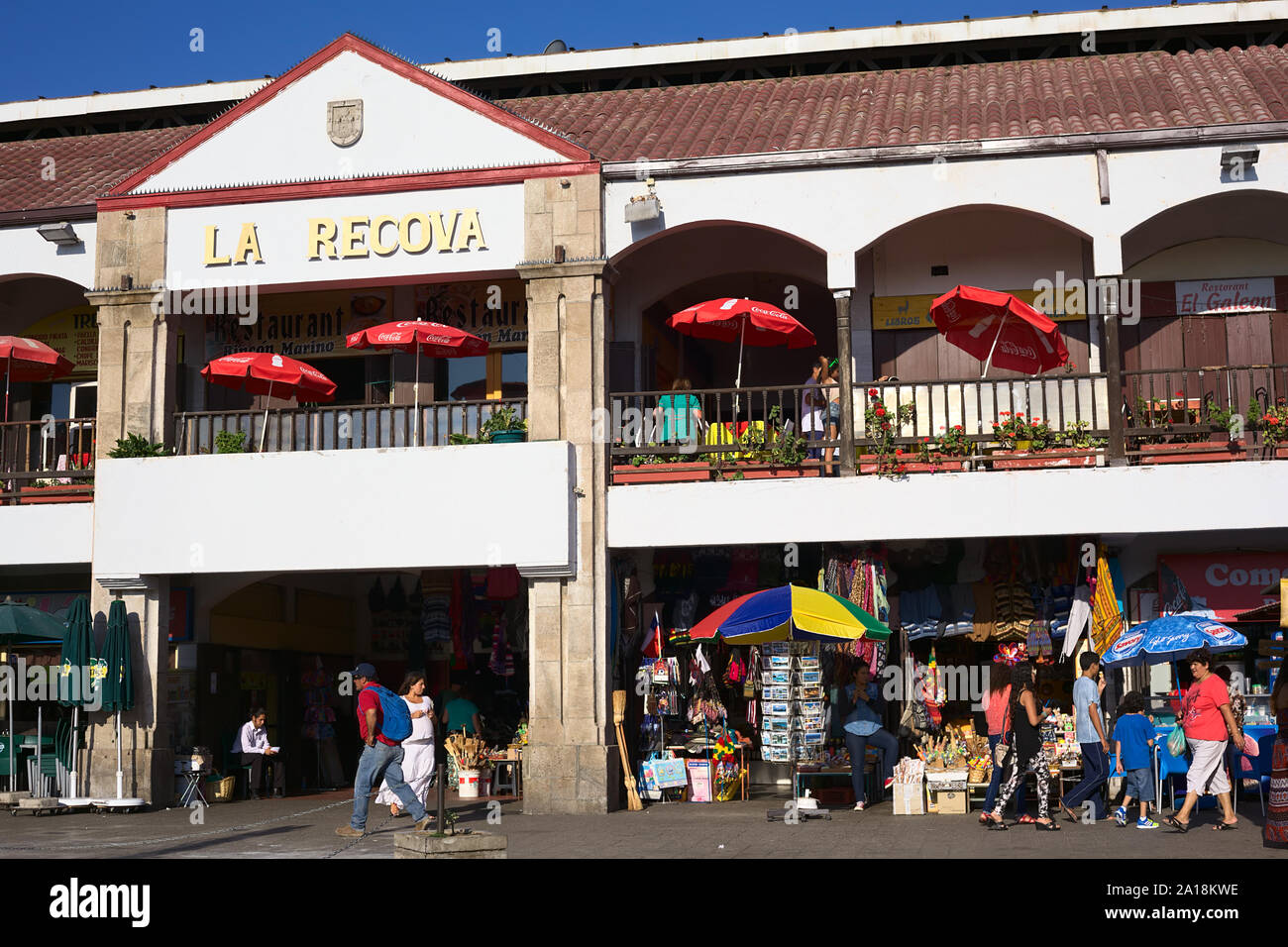 LA SERENA, CHILE - 27. FEBRUAR 2015: unbekannte Menschen zu Fuß um La Recova städtischen Markt in der Innenstadt von La Serena, Chile Stockfoto