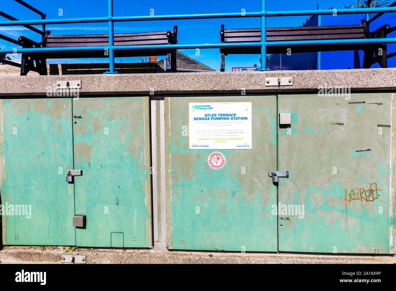 Altee Terrasse Abwasser Pumpstation, Northumbrian Wasser, Abwasser, Pumpstation, Zeichen, newbiggin am Meer, Northumberland, Großbritannien Stockfoto