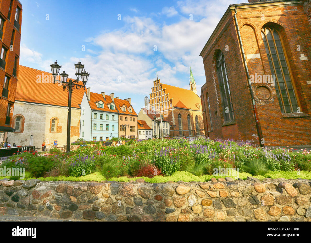 Riga, Lettland 09/05/2019 Platz vor der Kirche die St. John's und St. Peter's Kirche im historischen Zentrum von Riga. Stockfoto