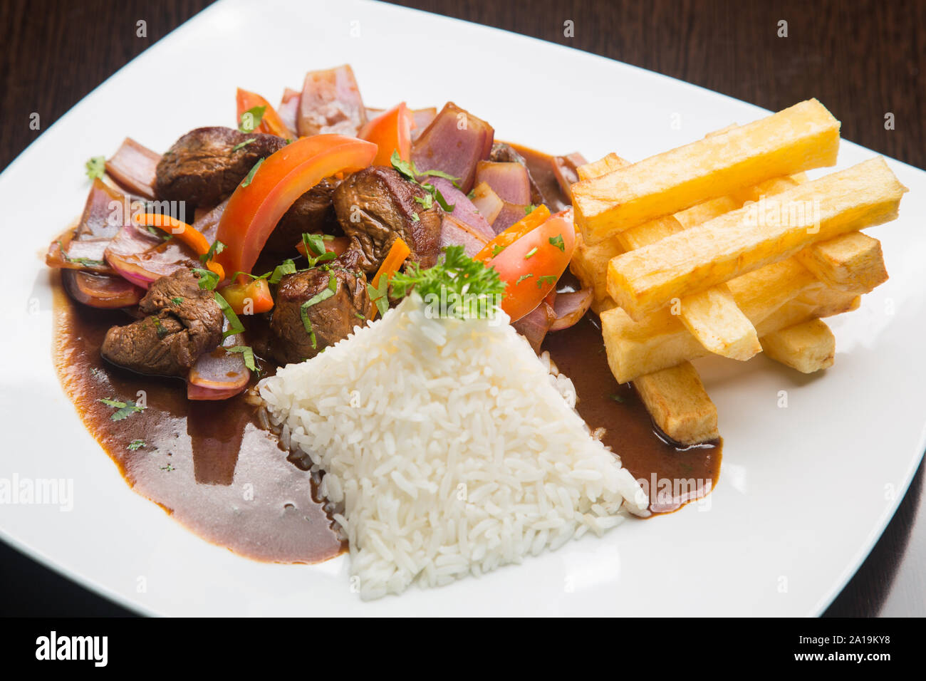 Rindfleisch Reis mit Peruanisches \'Lomo gesalzenes ein und Kartoffeln Stockfotografie saltado\': Essen Tomaten, Alamy Zwiebeln, -