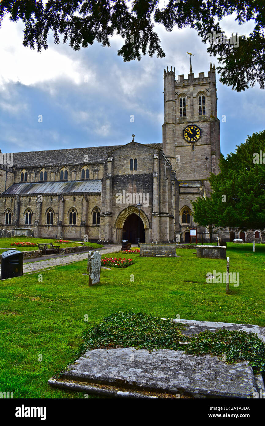 Die beeindruckende Kirche als Christchurch Priory ist bekannt als eine der ältesten Kirchen im Land, mehr als viele Kathedralen! Stockfoto