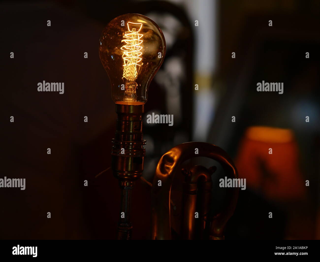Upcycled Trompete Lampe Stockfotografie - Alamy
