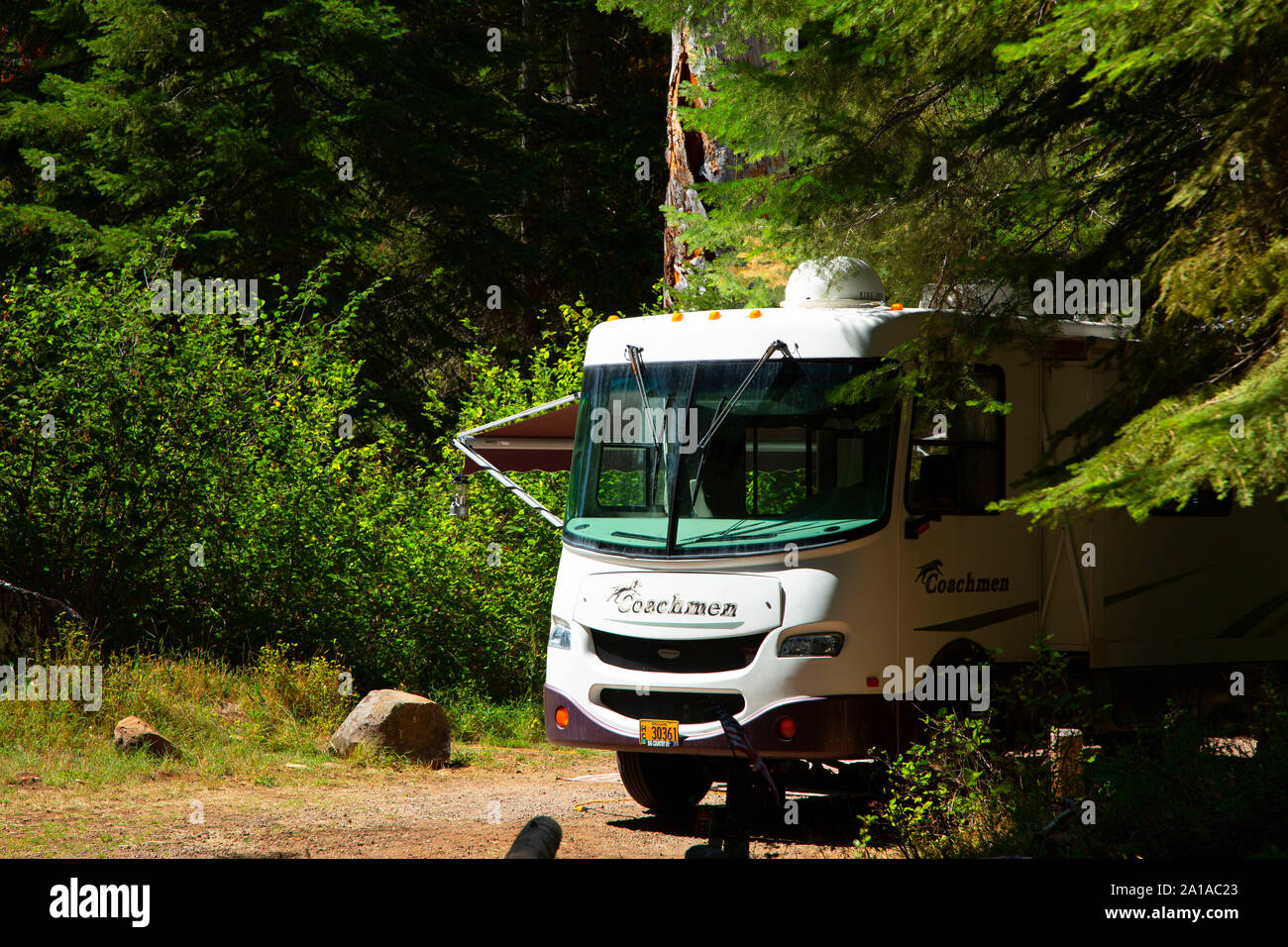 Reisemobil in Fish Lake Campground, Rogue River National Forest, Oregon Stockfoto