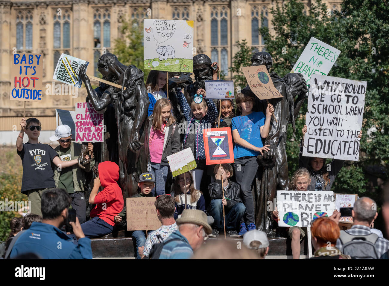 Jugend Streik 4 Klima. Tausende Schüler und Studenten gehen aus von den Lektionen, die in Westminster als Teil eines landesweiten Streik aus Protest gegen den Klimawandel Stockfoto