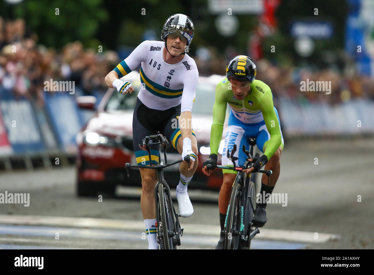 Harrogate, Großbritannien. 25. September 2019. Australiens Rohan Dennis kreuzt die Linie in das erste Gold in der 2019 UCI Road World Championships Mens Elite Einzelzeitfahren zu nehmen. September 25, 2019 Credit Dan-Cooke/Alamy leben Nachrichten Stockfoto